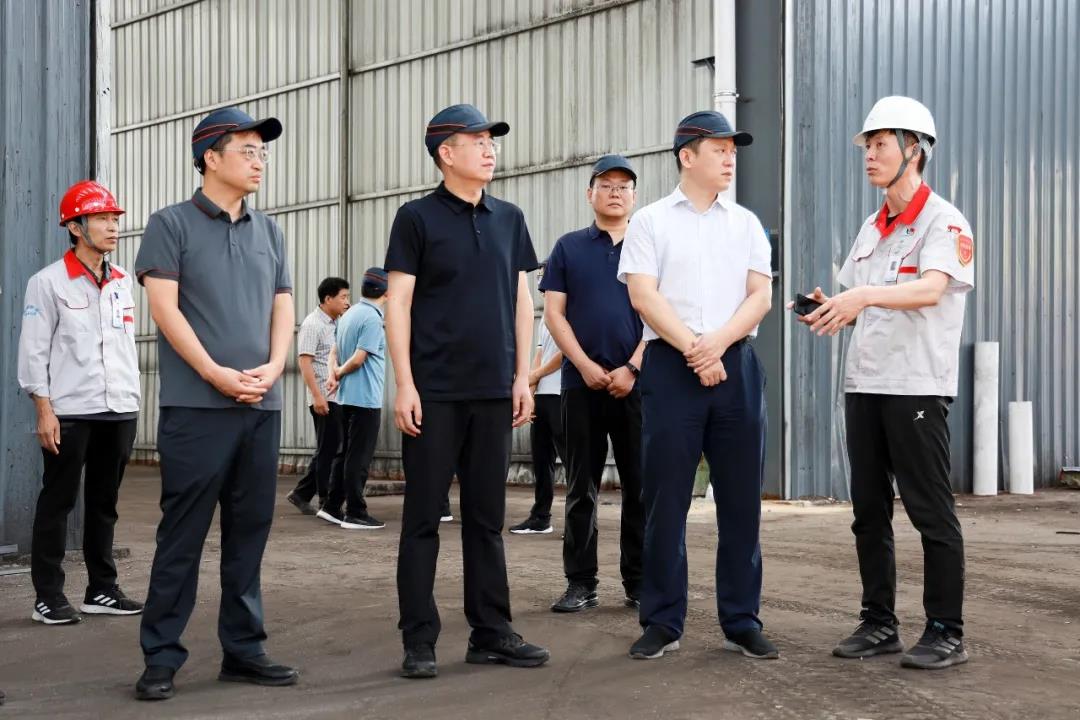 市委常委、副市長(zhǎng)、翼城縣委書(shū)記王淵到華翔（翼城）新材料科技園現(xiàn)場(chǎng)辦公